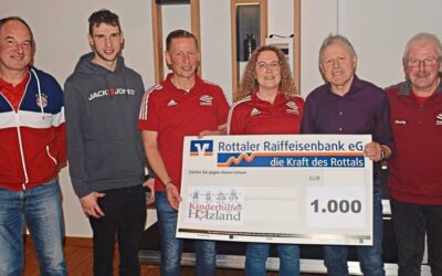 Pomperlbuam spenden an Kinderhilfe Holzland