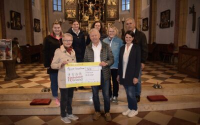 Scheckübergabe Pfarrei Karpfham