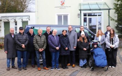 Sozialfonds des Landrats spendet an Rottaler Familie für behindertengerechtes Auto