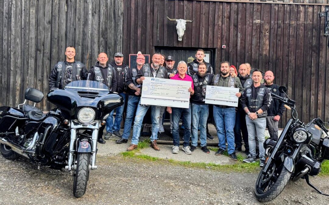 Der Geronimos Sons MC Ortenburg übergibt erneut 1000 € an Kinderhilfe Holzland EV